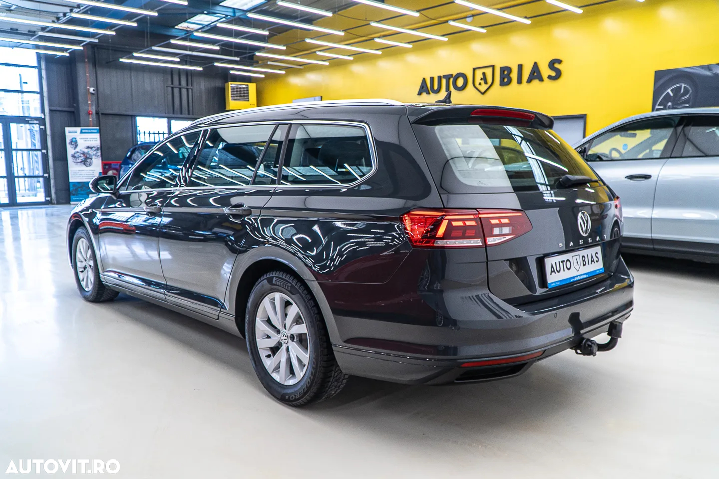 Volkswagen Passat 1.6 TDI DSG Comfortline - 6