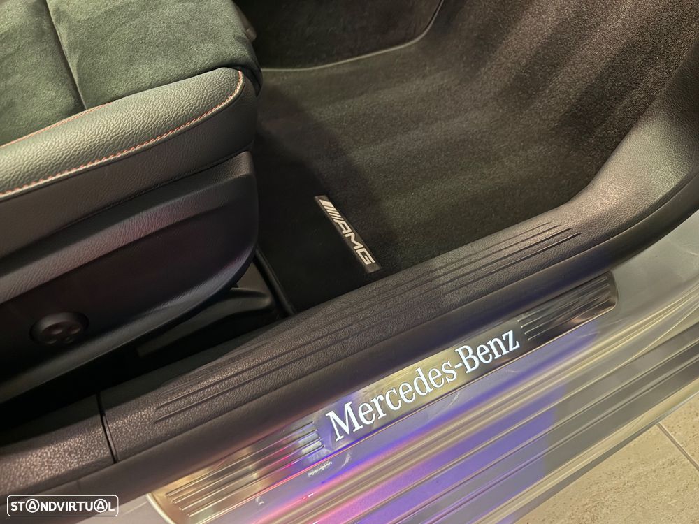 Mercedes-Benz A 250 e 8G-DCT AMG Line - 37