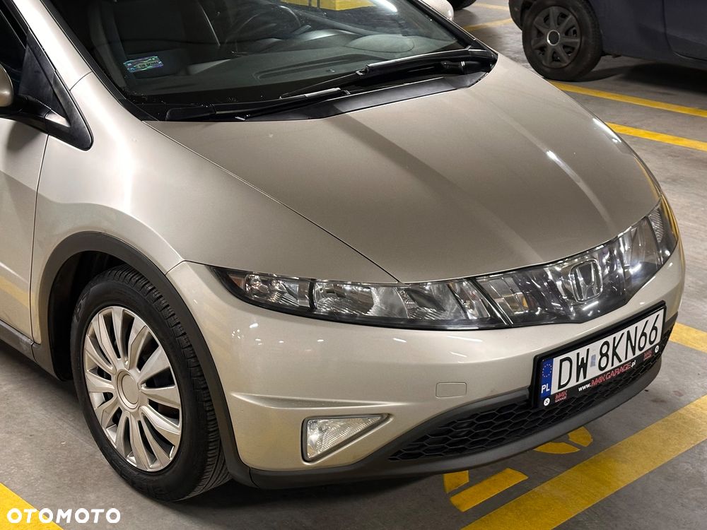 Honda Civic 1.8 Comfort - 9