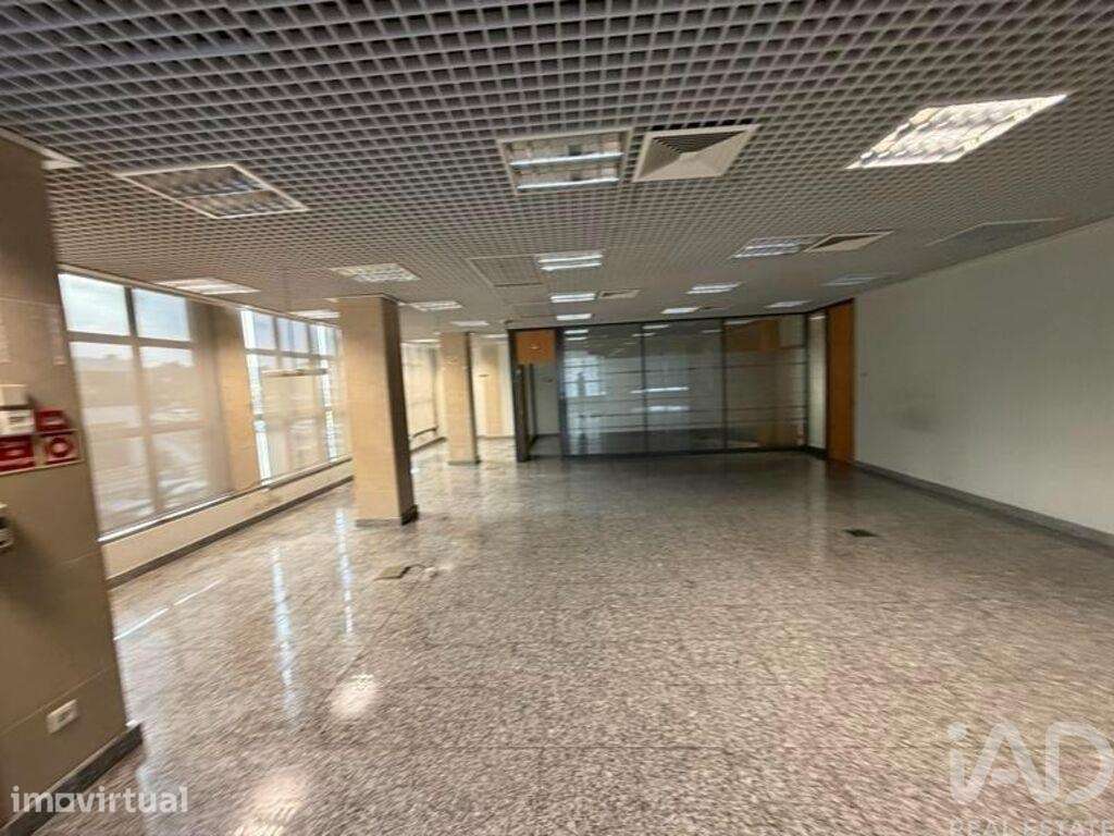 Loja / Estabelecimento Comercial em Arrifana de 397,00 m2 - Grande imagem: 2/27