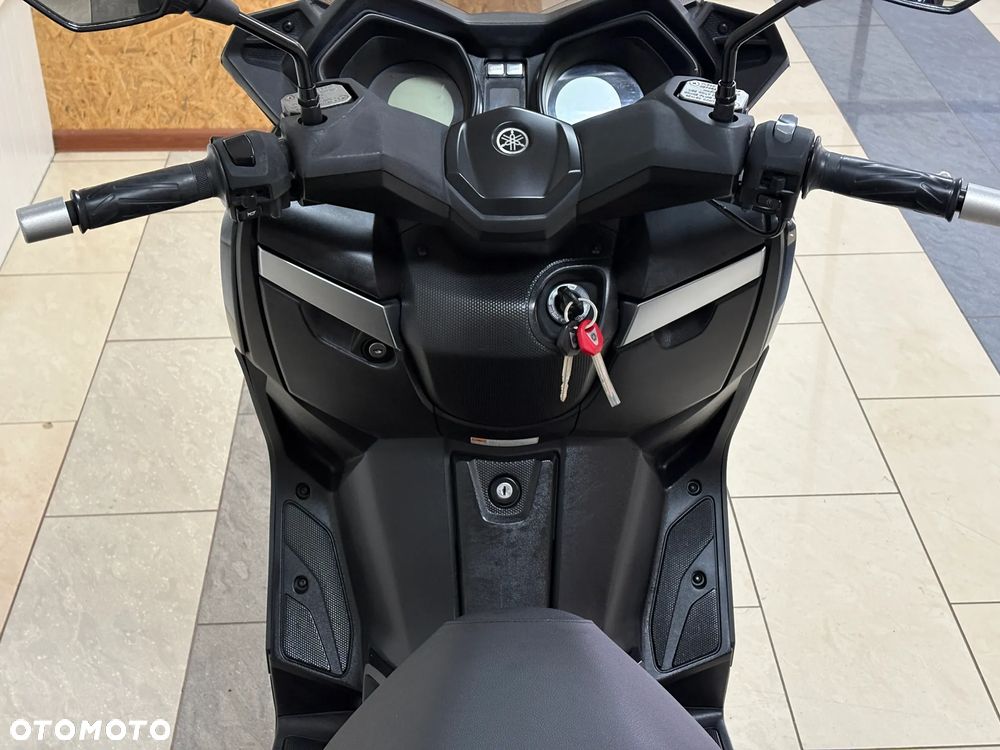 Yamaha X-max - 10