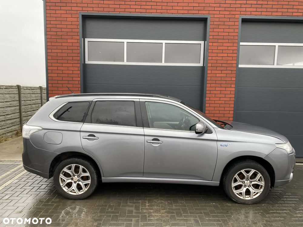 Mitsubishi Outlander 2.4 4WD - 29