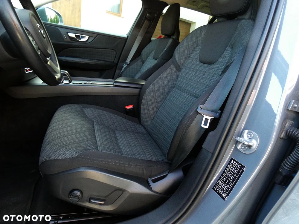 Volvo V60 B4 D Geartronic RDesign - 27