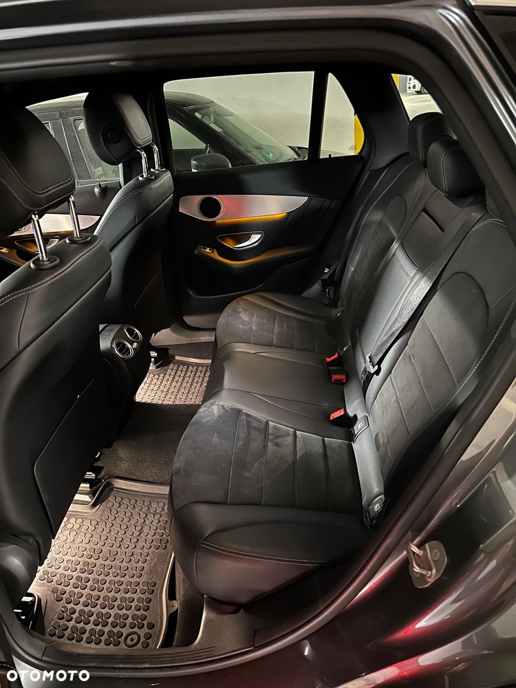 Mercedes-Benz GLC 250 4Matic 9G-TRONIC AMG Line - 15