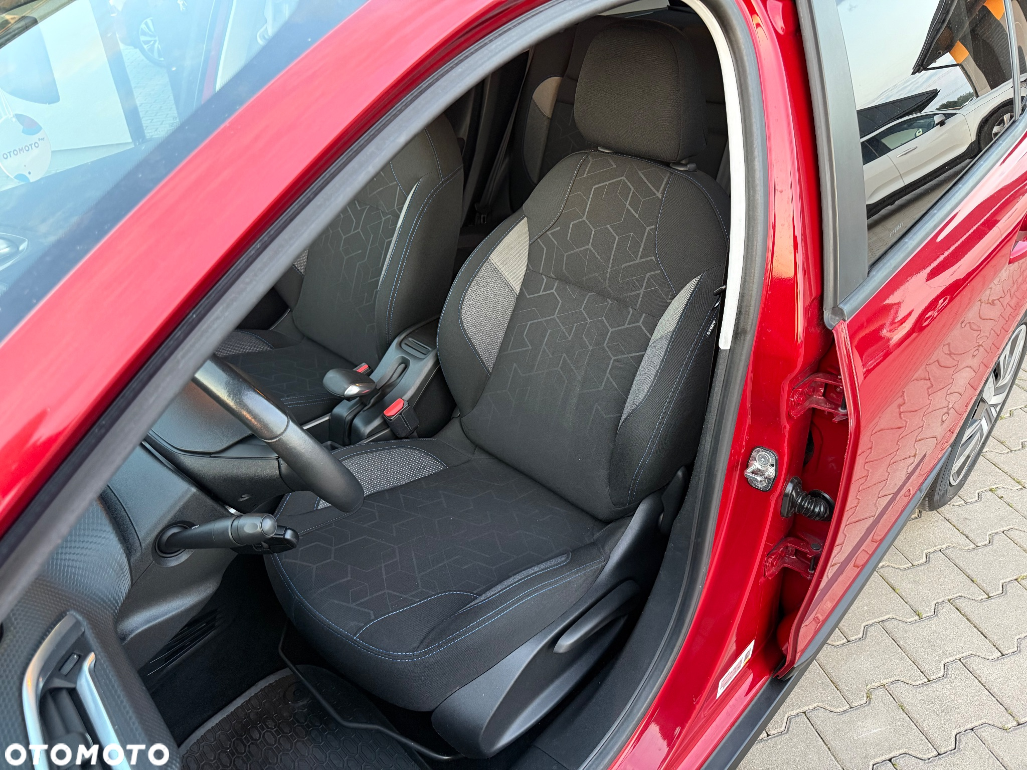 Peugeot 2008 1.2 Pure Tech Active S&S - 24