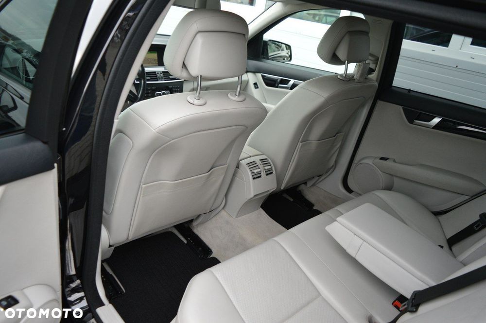 Mercedes-Benz Klasa C - 33