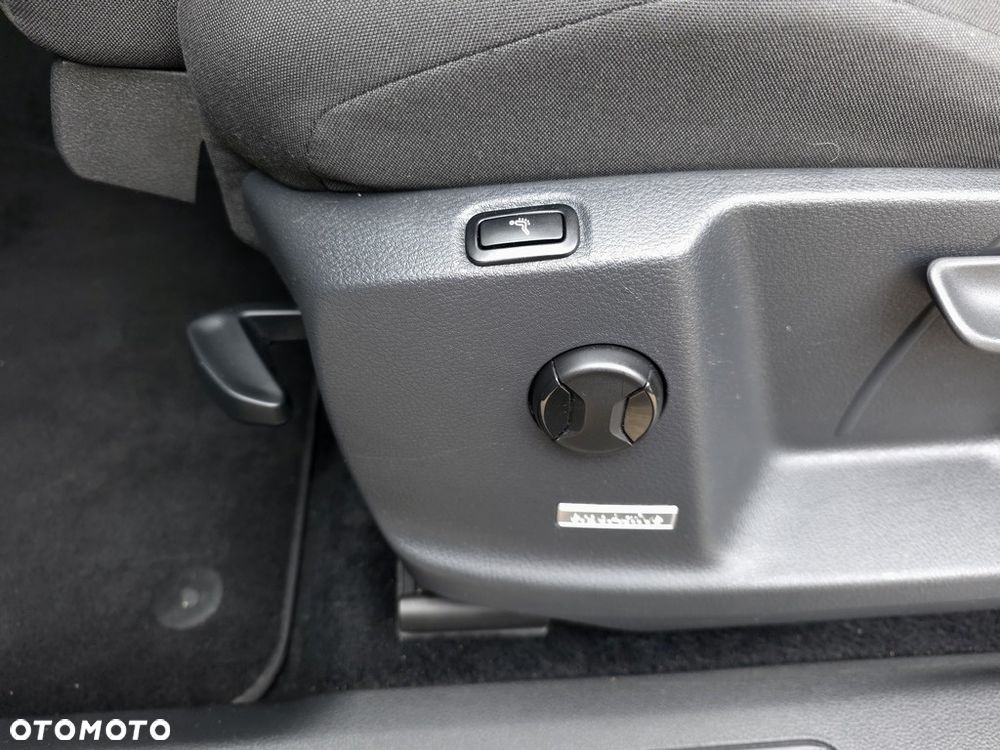 Volkswagen Touran 2.0 TDI BMT Highline - 18