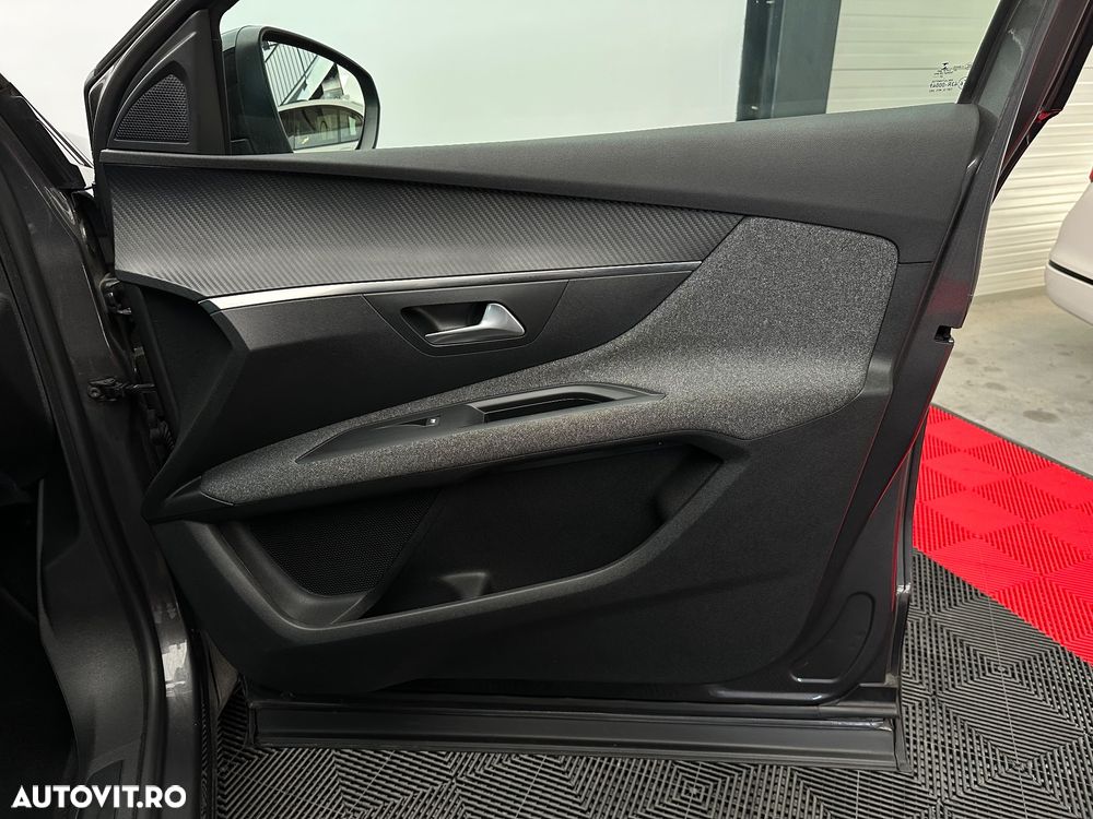 Peugeot 3008 1.2 PureTech Turbo S&S EAT8 Active - 27