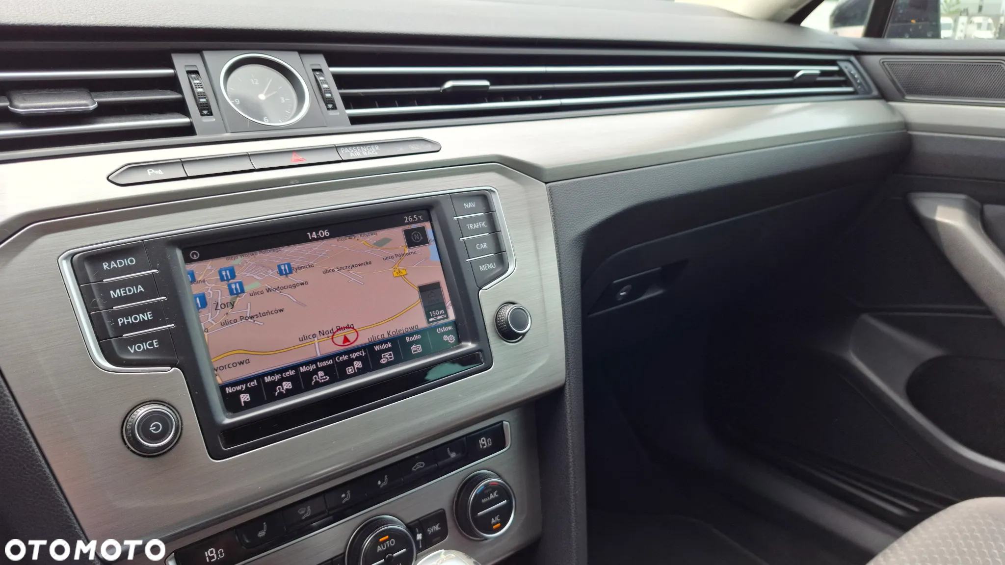 Volkswagen Passat - 18