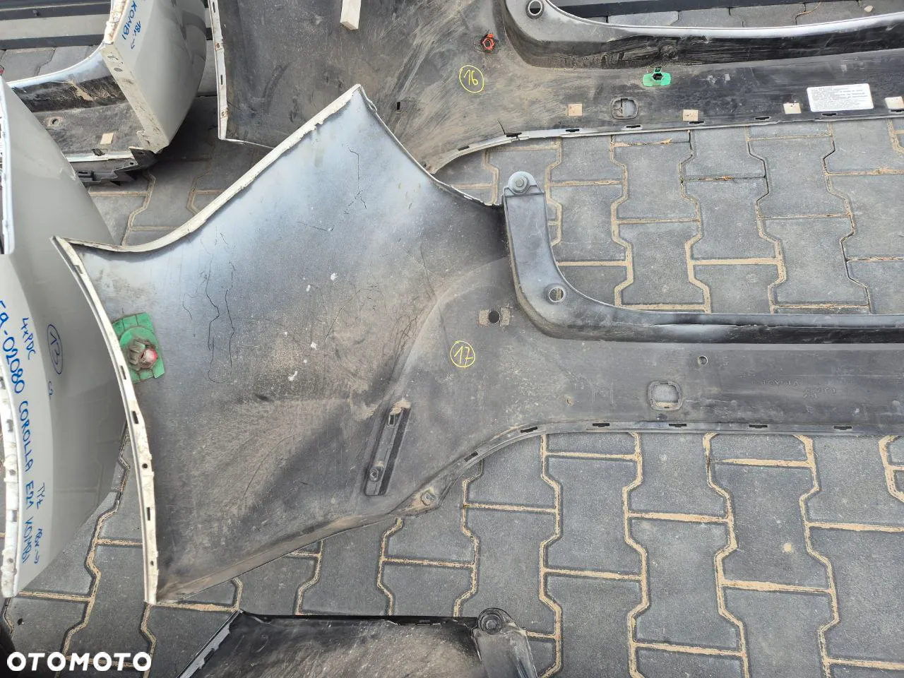 TOYOTA COROLLA E21 KOMBI ZDERZAK TYLNY (dostępne 7 zderzaki) - 32