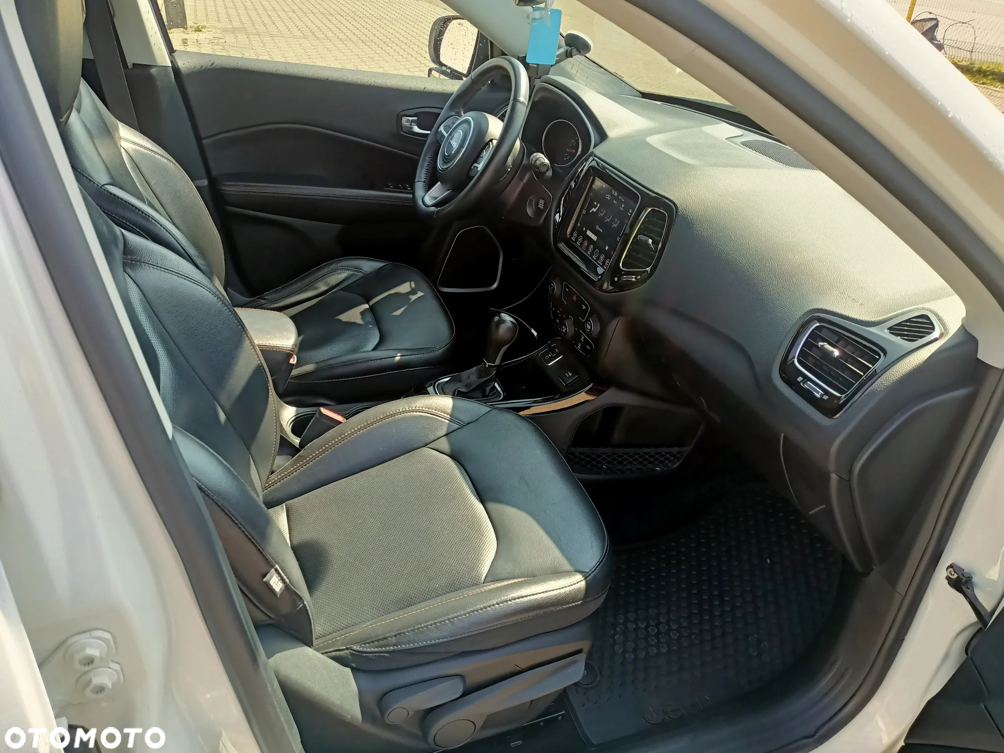Jeep Compass - 11