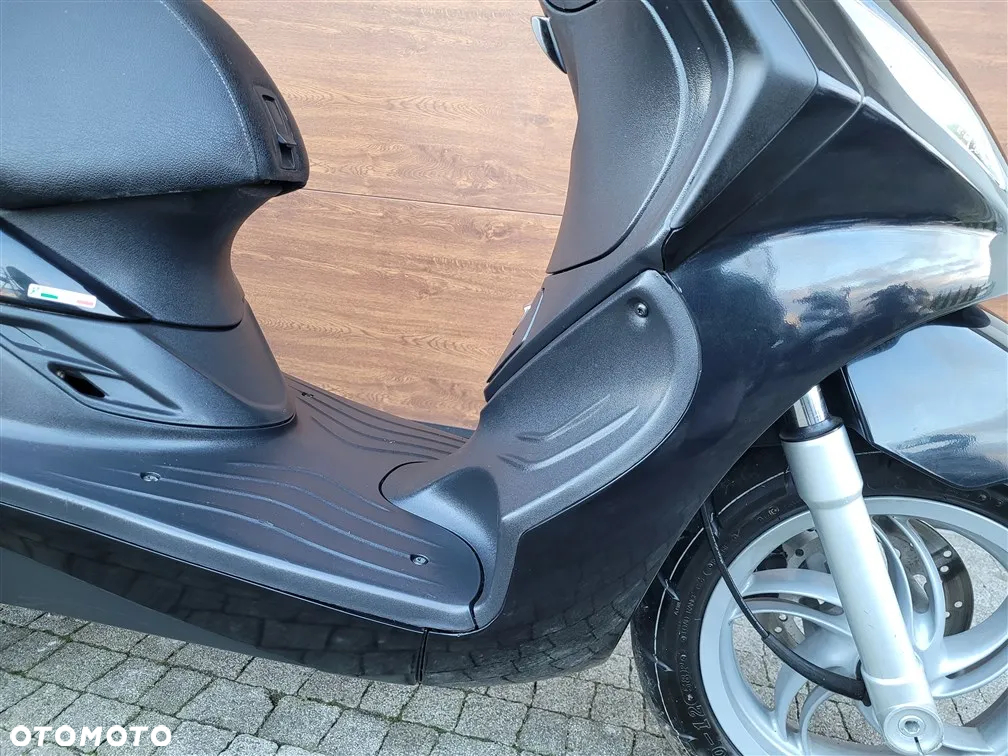 Piaggio FLY - 7