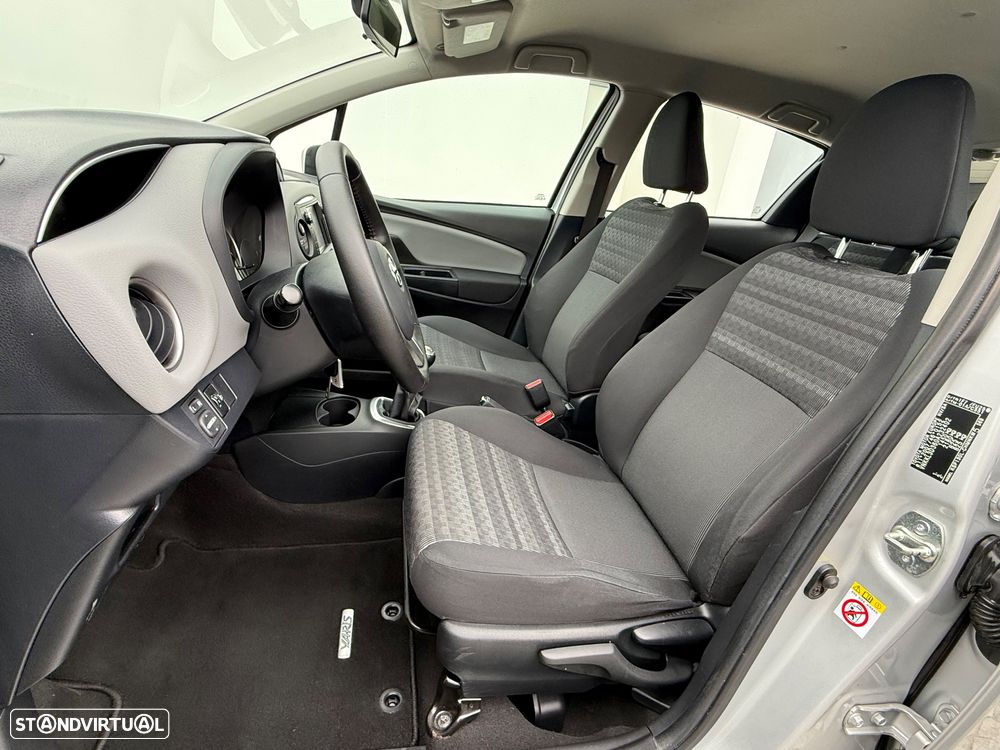 Toyota Yaris 1.0 VVT-i Comfort c/ Design-Pack - 14