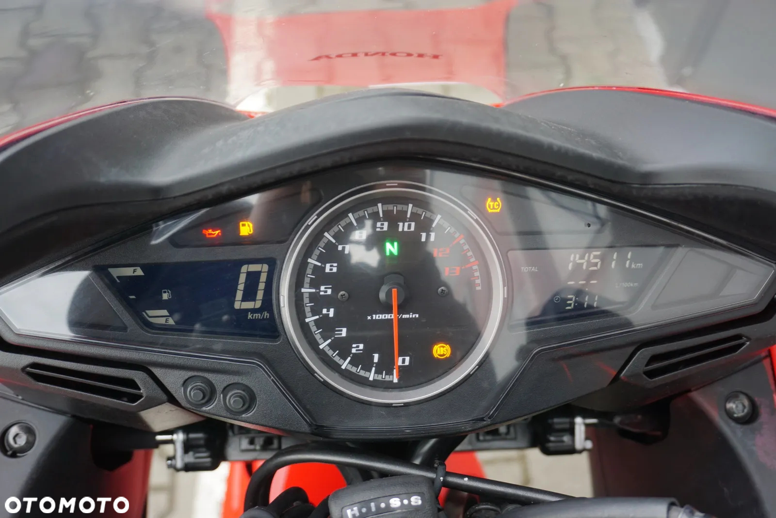 Honda VFR - 12