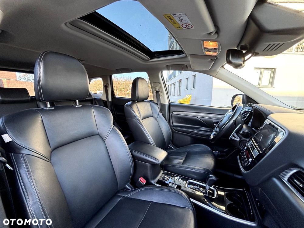 Mitsubishi Outlander 2.0 Intense + Navi 4WD CVT - 22