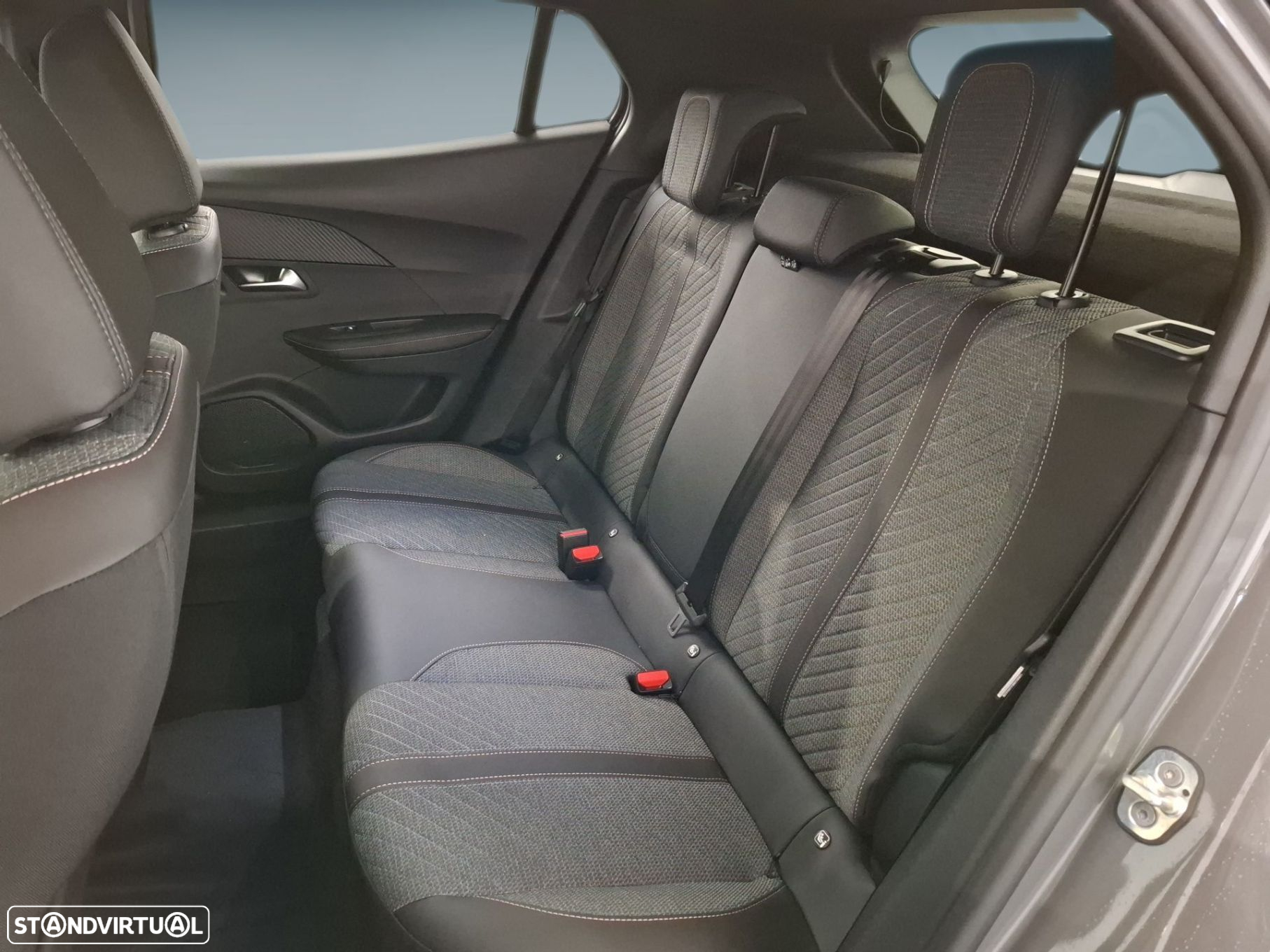 Peugeot 2008 1.2 PureTech Allure - 11