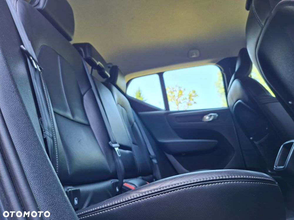 Volvo XC 40 D4 AWD Geartronic Momentum - 19