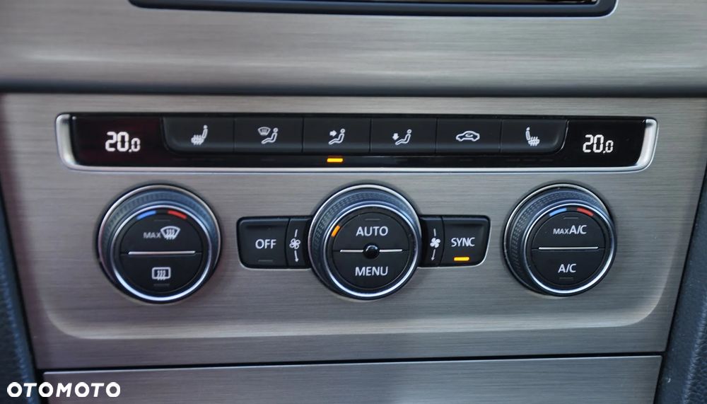 Volkswagen Golf 1.4 TSI BMT Comfortline - 17