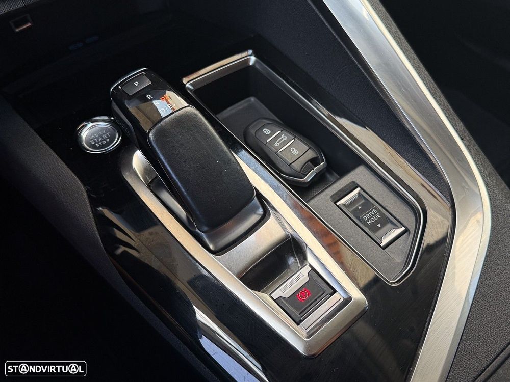 Peugeot 3008 1.6 Hybrid Allure e-EAT8 - 23