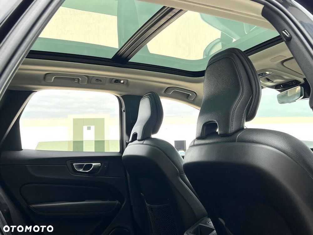 Volvo XC 60 T6 AWD Momentum - 19