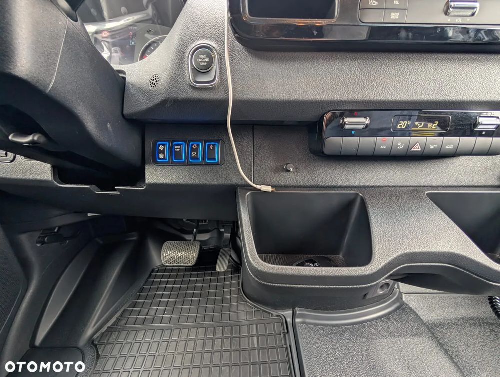 Mercedes-Benz Sprinter 519 - 19