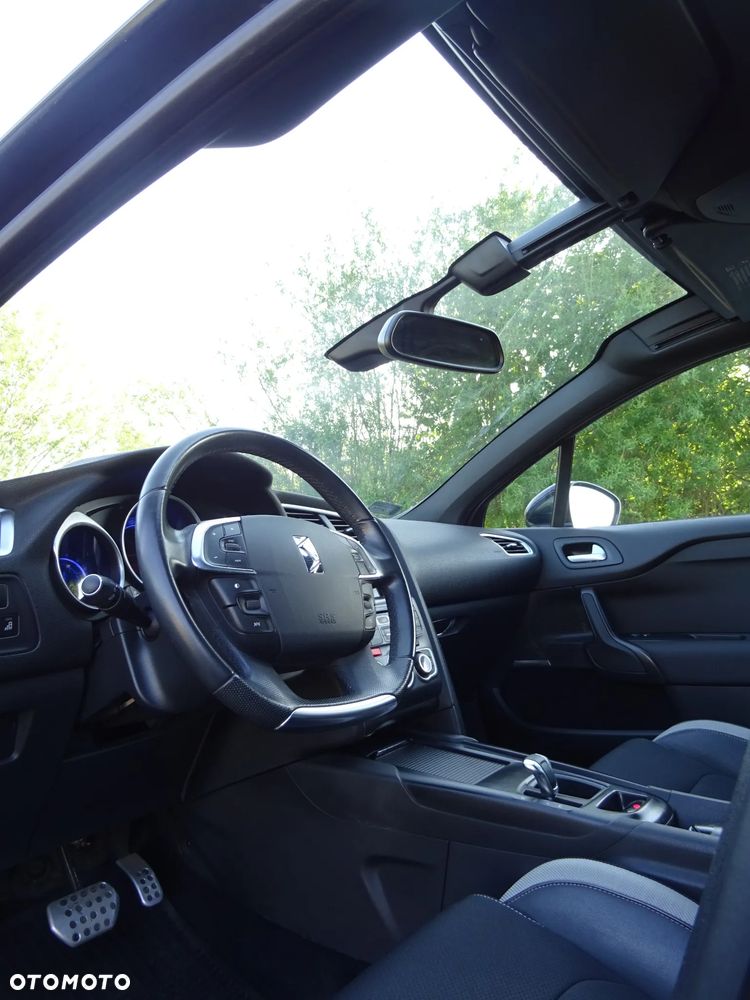 Citroën DS4 1.6 e-HDi SoChic MCP - 15