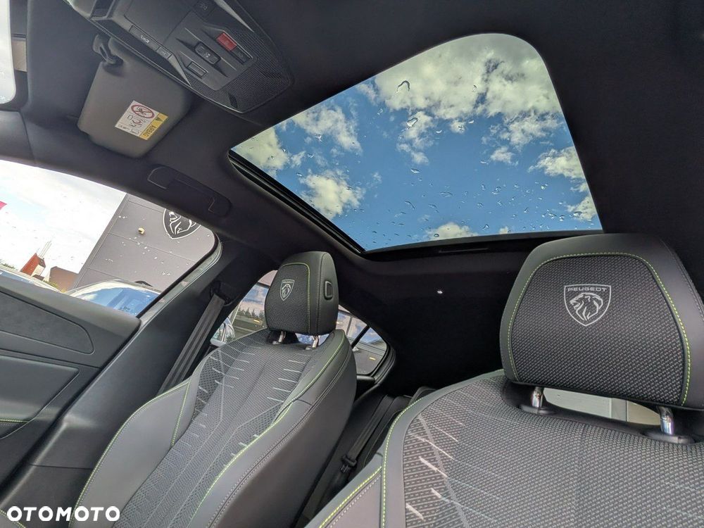 Peugeot 408 - 15