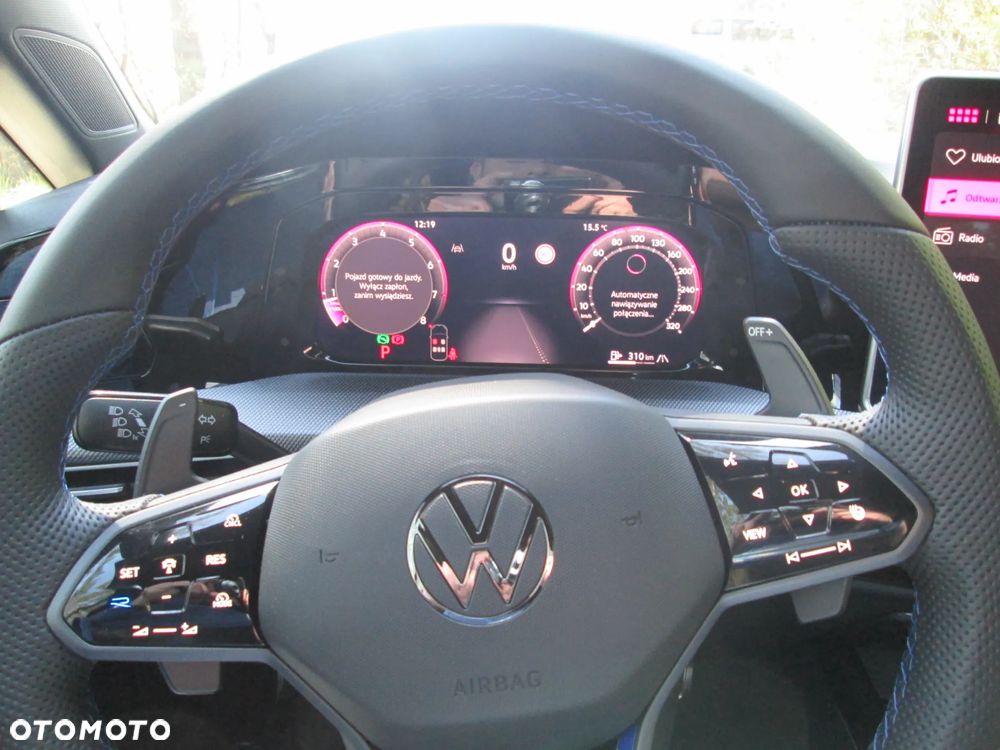 Volkswagen Golf - 32