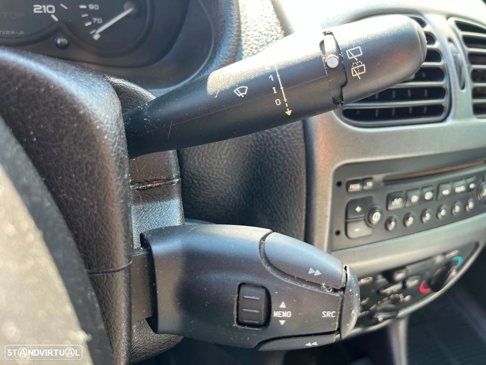 Peugeot 206 1.4 HDi XR Présence - 21