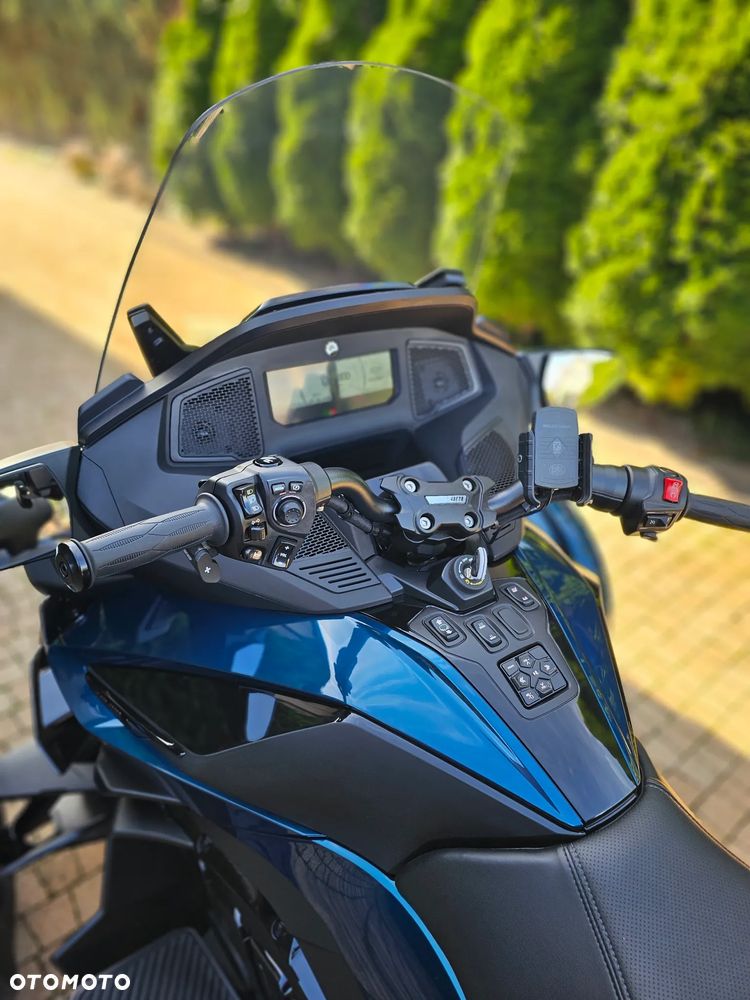Can-Am Spyder - 4