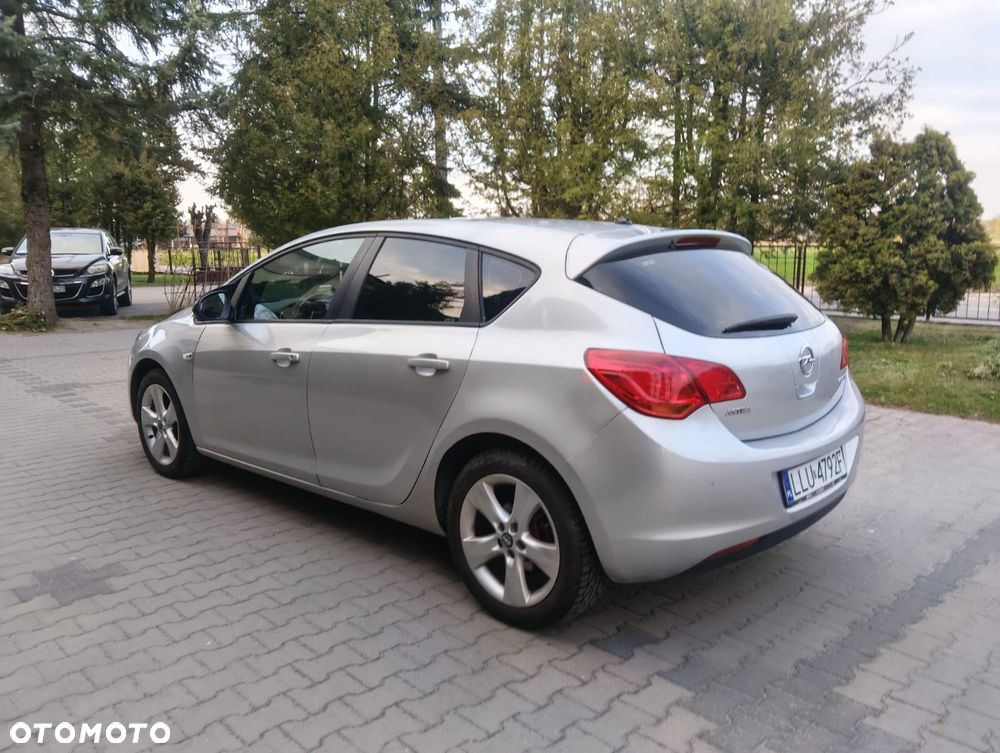 Opel Astra 1.4 Cosmo - 6