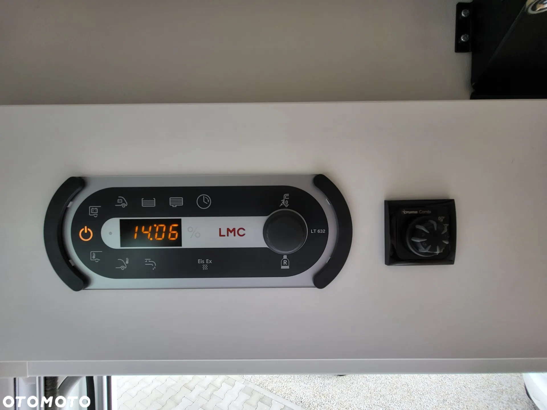 LMC Tourer Lift H730G - Kampery 4-osobowy - 26