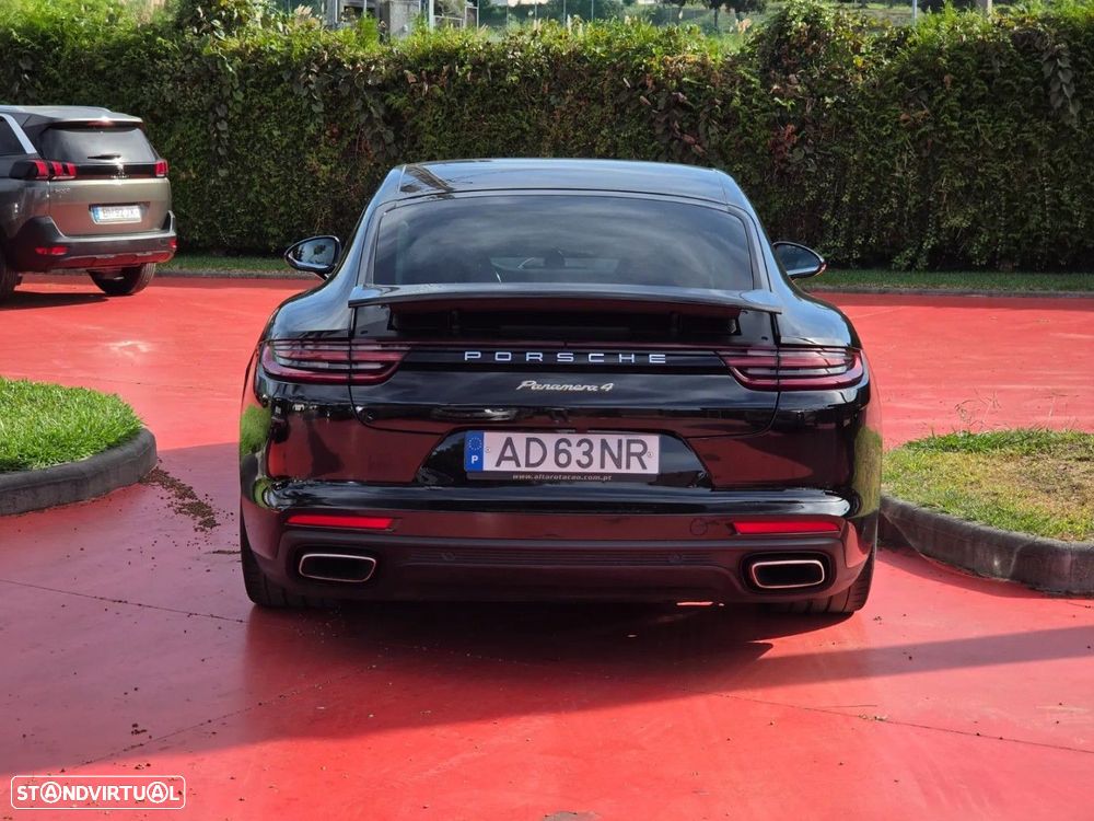 Porsche Panamera 4 E-Hybrid - 5