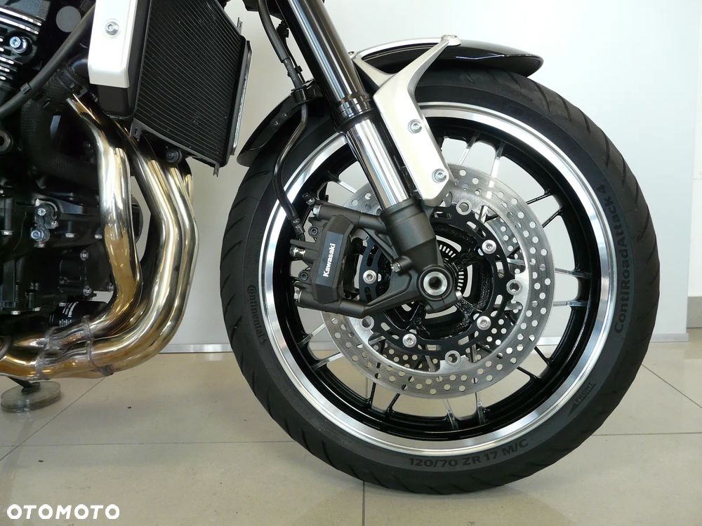 Kawasaki Z 900 RS - 7