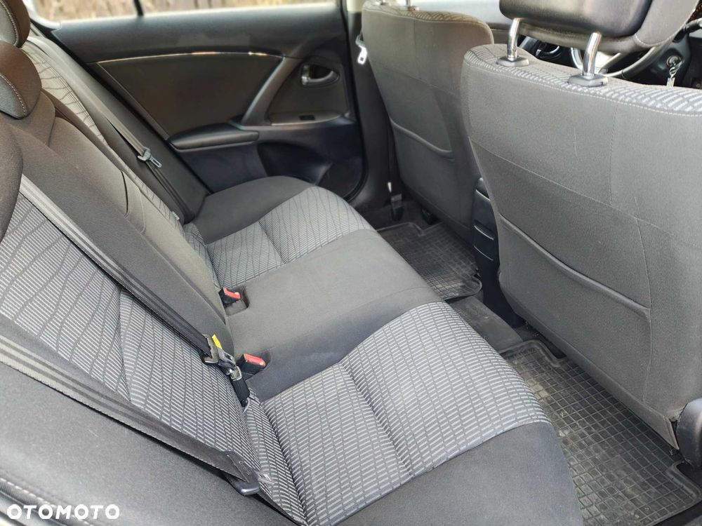 Toyota Avensis 2.0 D-4D - 10