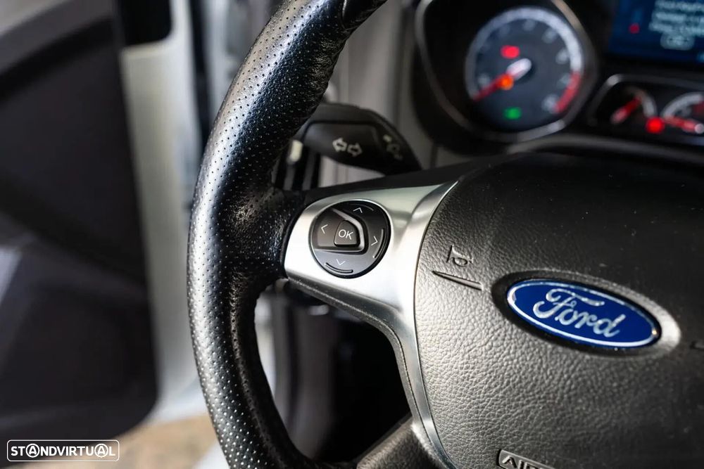 Ford Focus 2.0 EcoBoost ST c/ Pack Pele Desportiva - 17