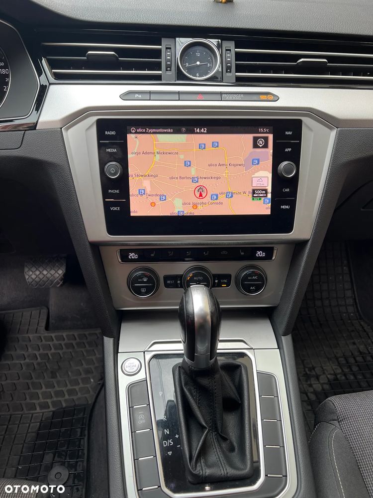 Volkswagen Passat 2.0 TDI BMT Comfortline DSG - 10