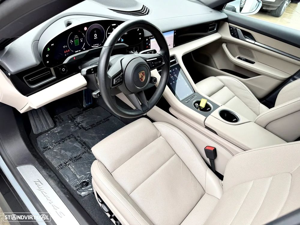 Porsche Taycan 4S - 21