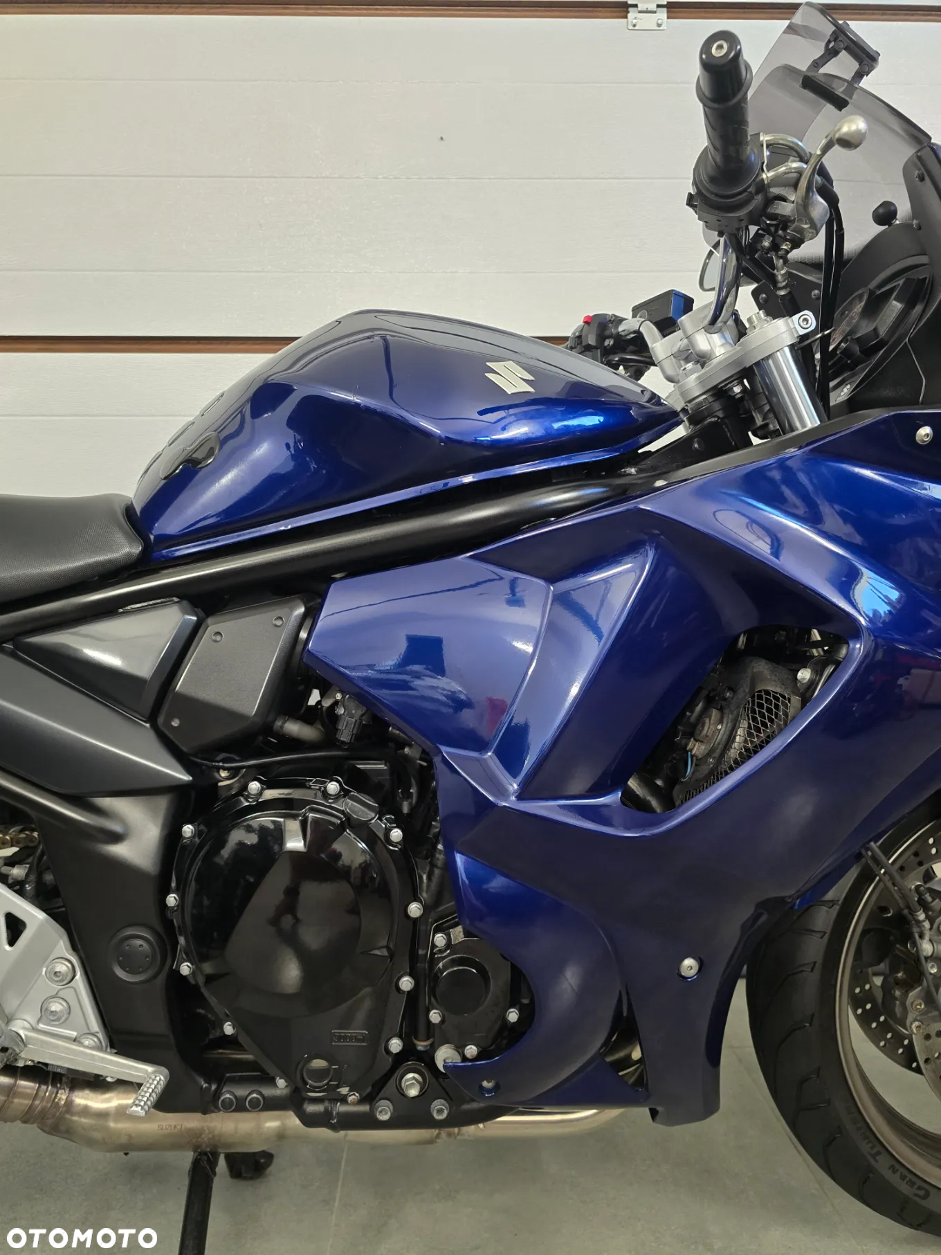 Suzuki GSX - 21
