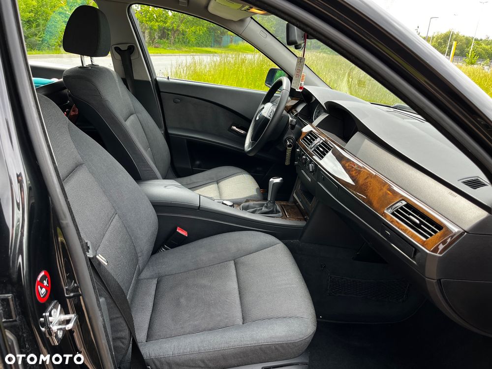 BMW Seria 5 523i - 20