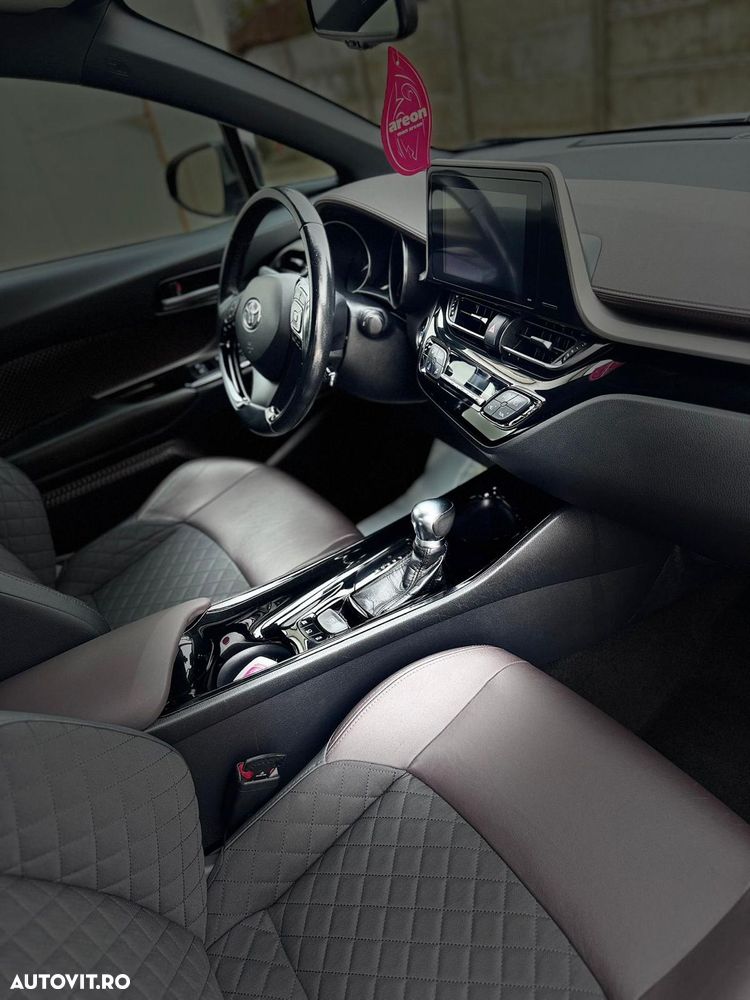 Toyota C-HR 1.8 HSD 4x2 CVT C-ult LED - 11