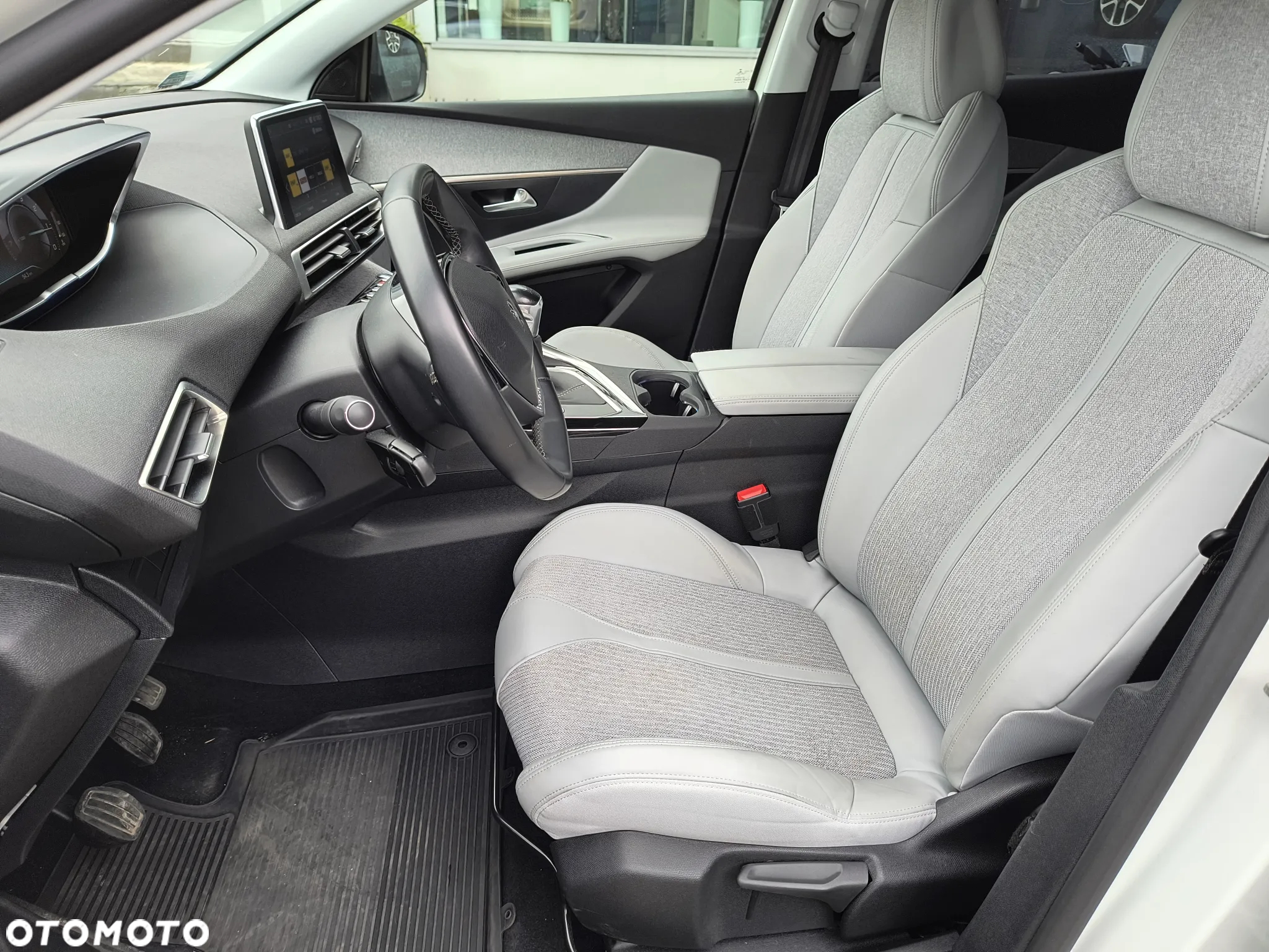 Peugeot 3008 1.2 PureTech Allure S&S - 9