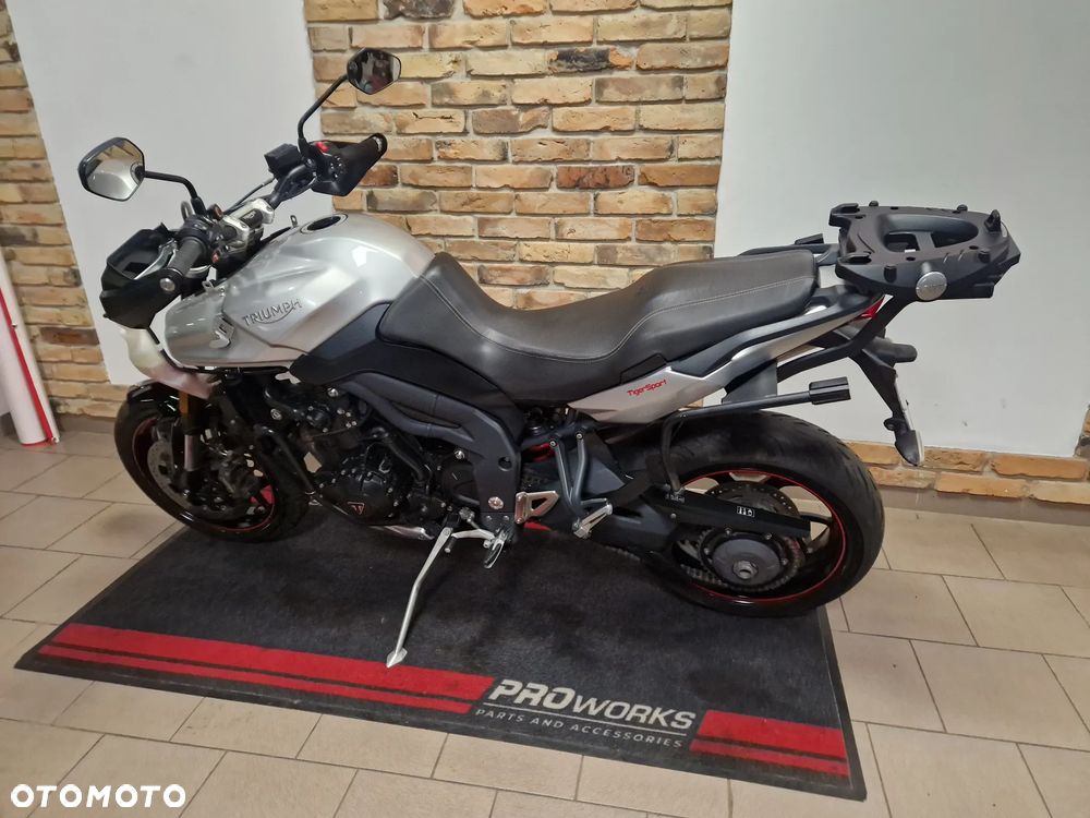 Triumph Tiger - 8