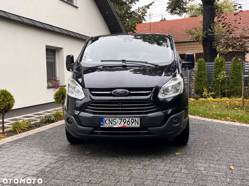 Ford Tourneo Custom - 12