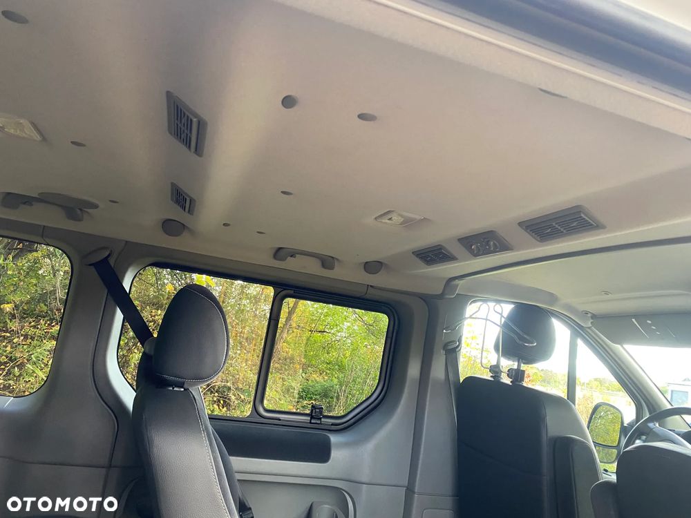 Renault Trafic 2.0 dCi 115 FAP Grand Passenger Black Edition - 10