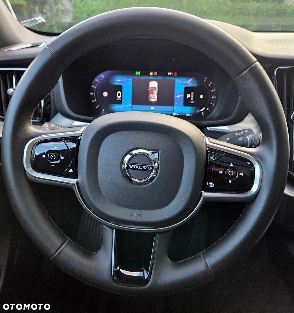 Volvo XC 60 B4 D AWD Ultimate Bright - 33
