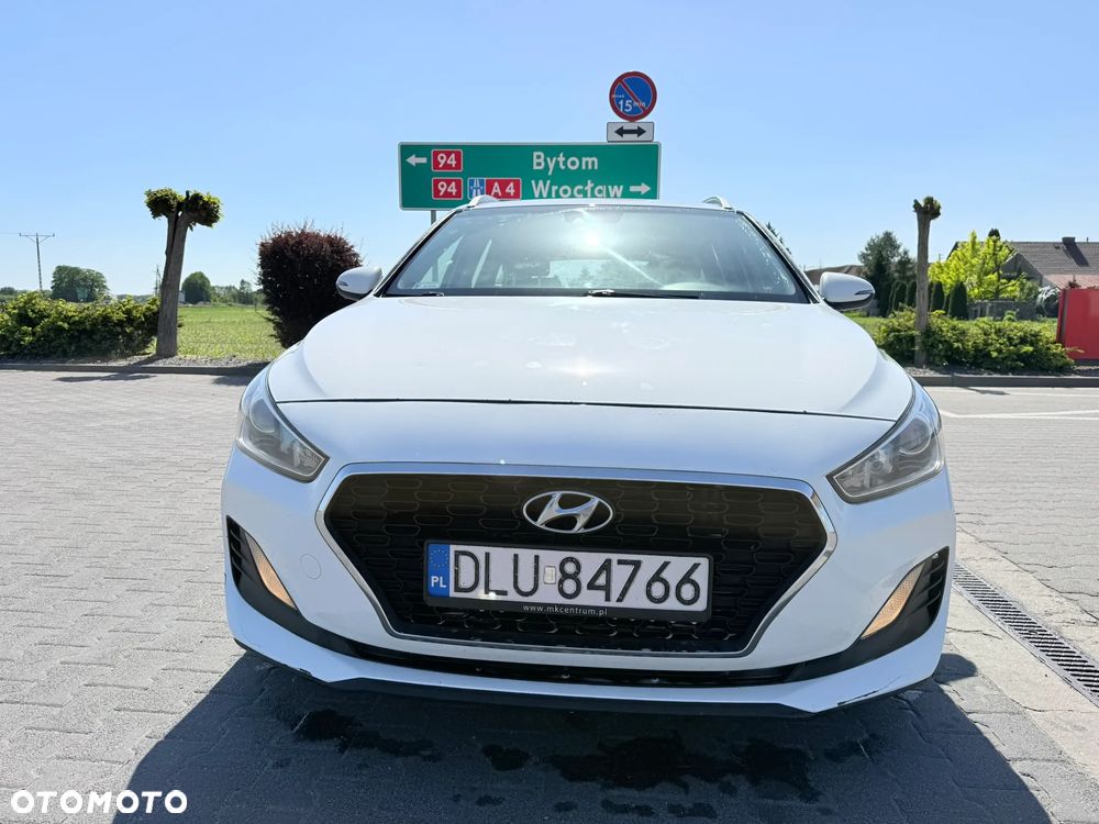 Hyundai i30 1.6 D Classic + - 8