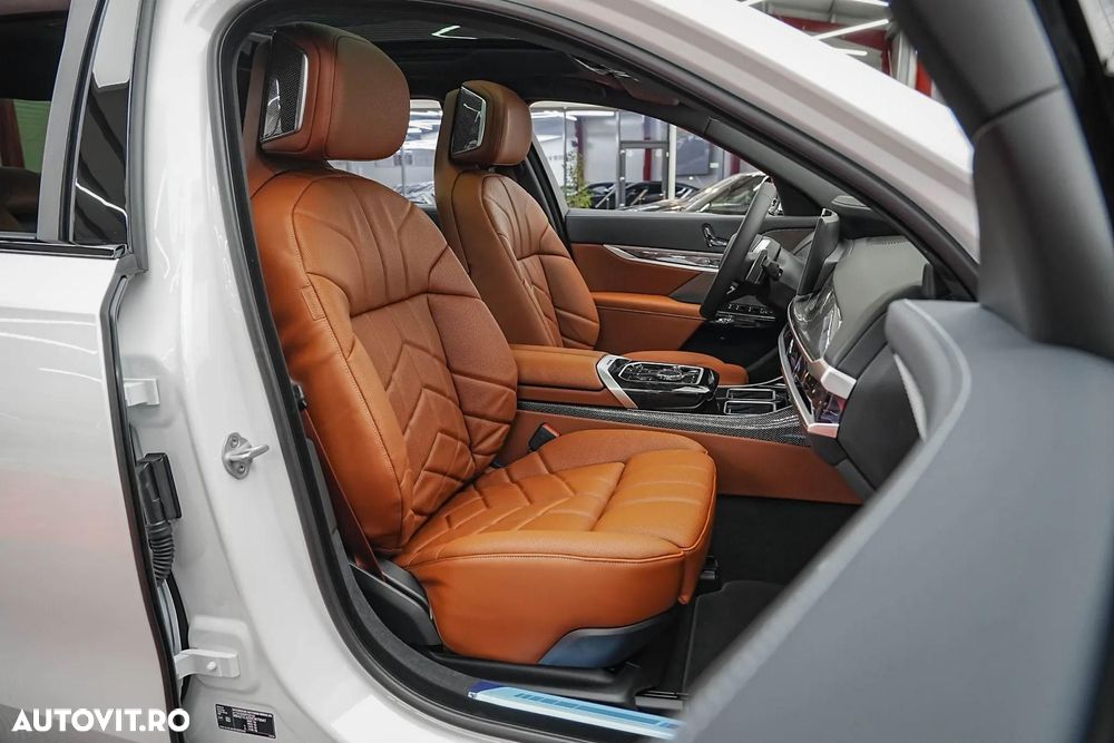 BMW Seria 7 740d xDrive MHEV - 7