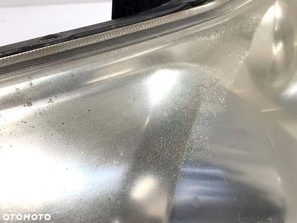 REFLEKTOR PRAWY PRZÓD  TOYOTA AURIS (_E15_) 2006 - 2012 1.4 (ZZE150_) 71 kW [97 KM] benzyna 2007 - - 2