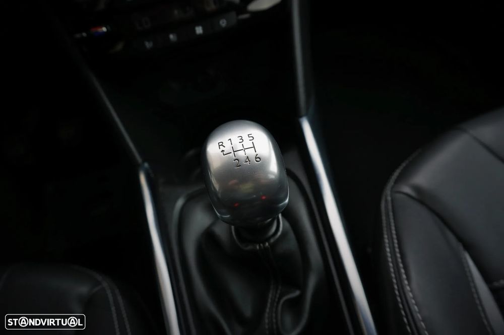 Peugeot 2008 1.6 e-HDi Allure - 34